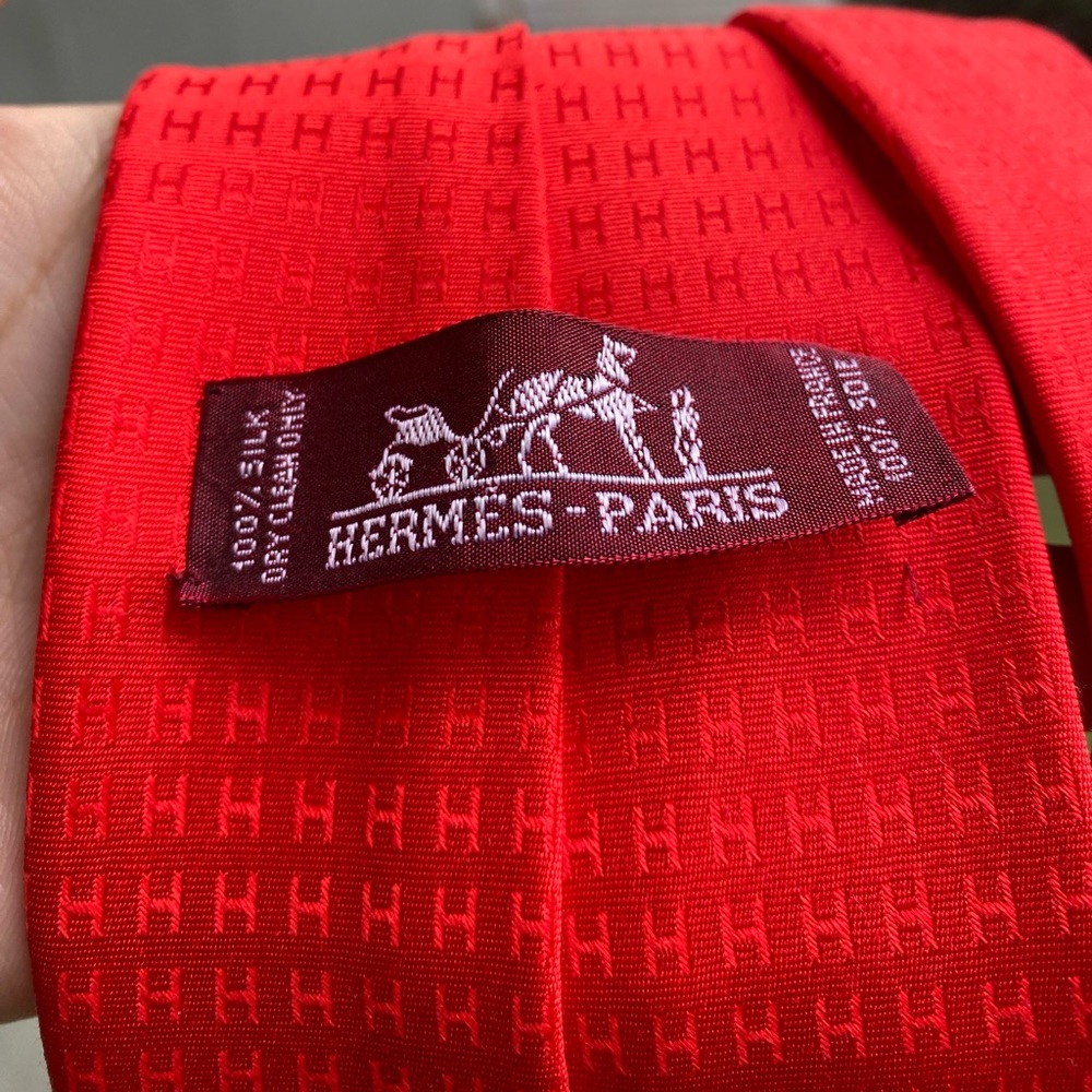 Red monogram Hermès silk tie